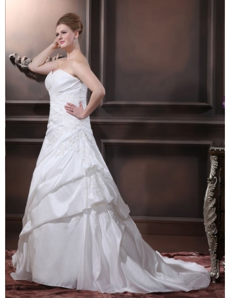 A Line Sweetheart Chapel Train Taffeta Wedding Dress