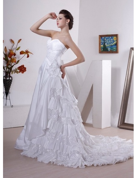 A Line Sweetheart Chapel Train Taffeta Wedding Dress