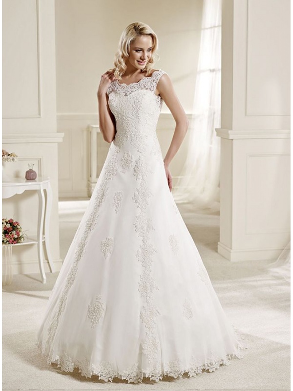 A-line Chapel train Tulle Low round/Scooped neck Wedding dress